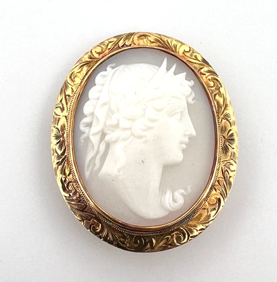 Vintage Hand-Carved Shell Cameo Brooch Pendant 14K Yellow Gold Estate