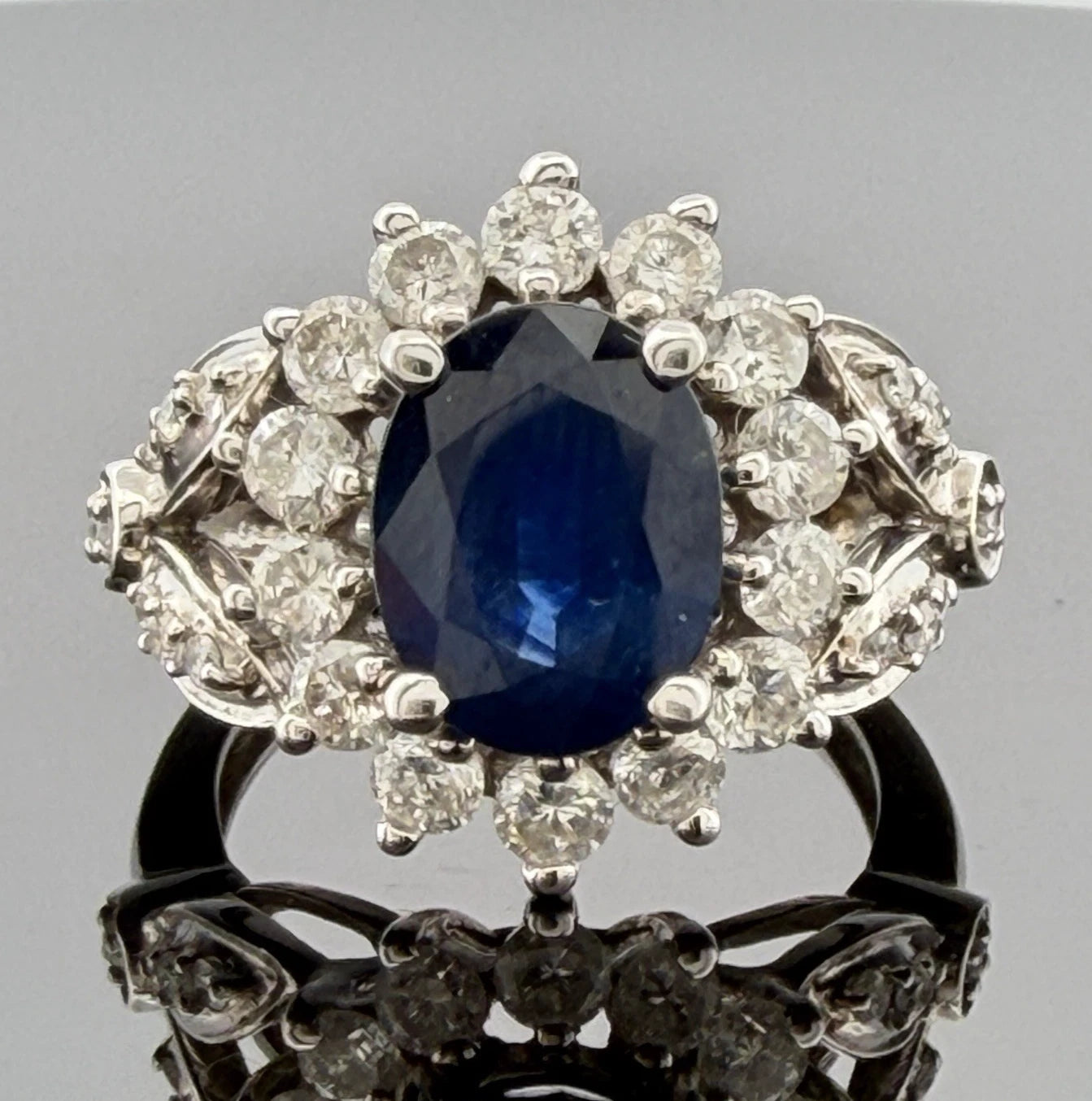 14K White Gold Natural Oval Blue Sapphire Diamond Halo Ring 6.3g Size 6.75