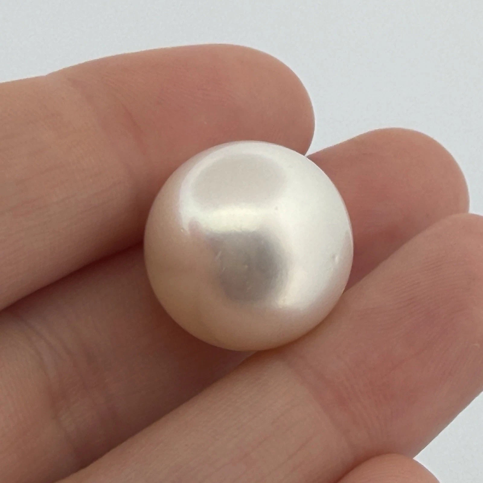 South Sea Pearl 17.6mm Loose Pearl Superior Grade Phoenix GUILD Certified - Devine & Co.