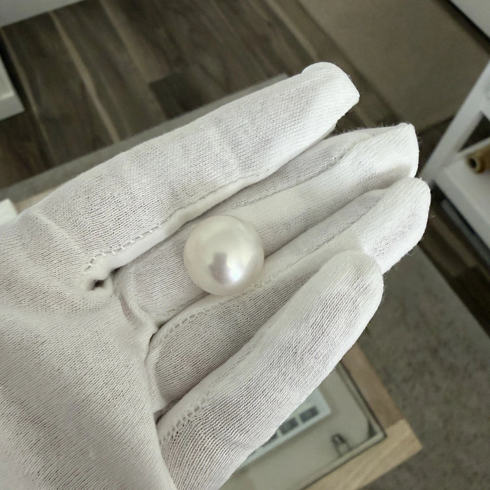 South Sea Pearl 17.6mm Loose Pearl Superior Grade Phoenix GUILD Certified - Devine & Co.