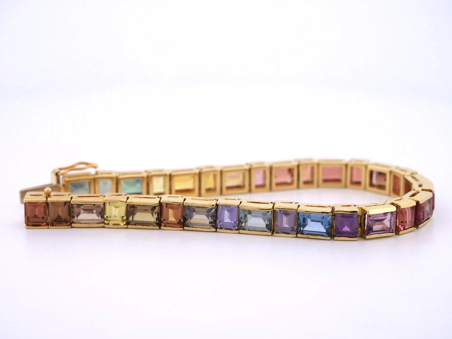 Custom Handmade Natural Rainbow Sapphire 18K Yellow Gold GIA No Heat Bracelet