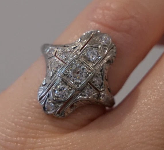 Vintage 3.97gr Platinum Old European Cut & Transitional 0.30ctw Diamond Ring Size 5.75